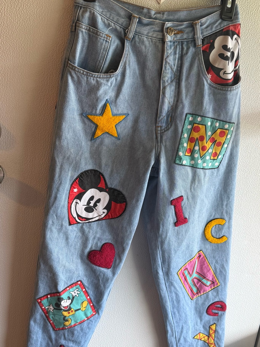 RARE Vintage Disney Mickey & Co. Embroidered Patch Mom Jeans Y2K 90s Light Wash